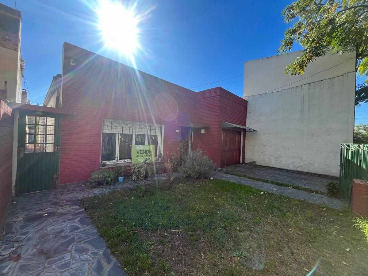 Foto de Venta! PH al frente tipo casa 523 e/ 10 y 11, imagen 3