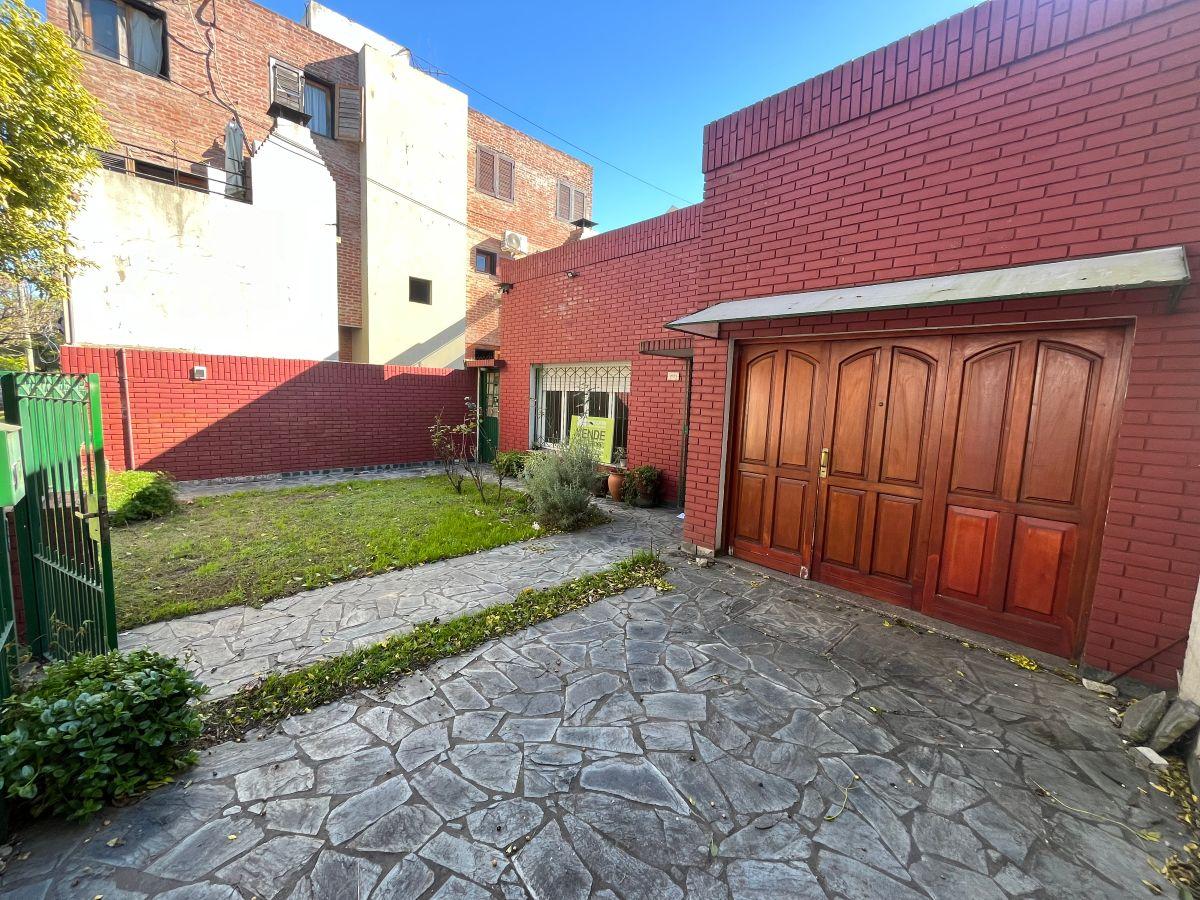 Foto de Venta! PH al frente tipo casa 523 e/ 10 y 11, imagen 1