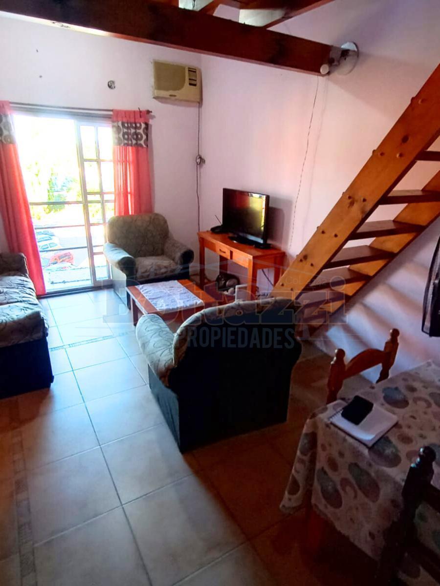 Excelente 4 Ambientes con Entrepiso - Barrio Odisa 5