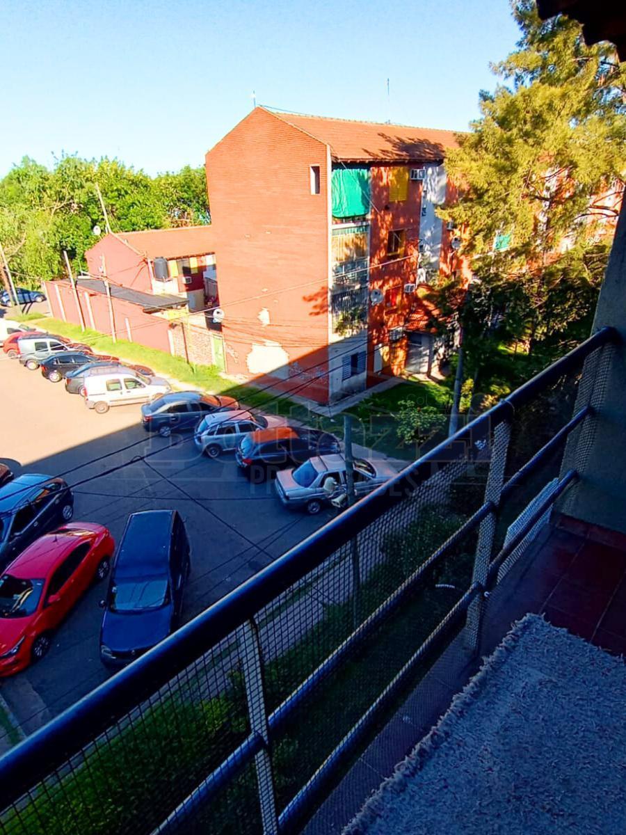 Excelente 4 Ambientes con Entrepiso - Barrio Odisa 1