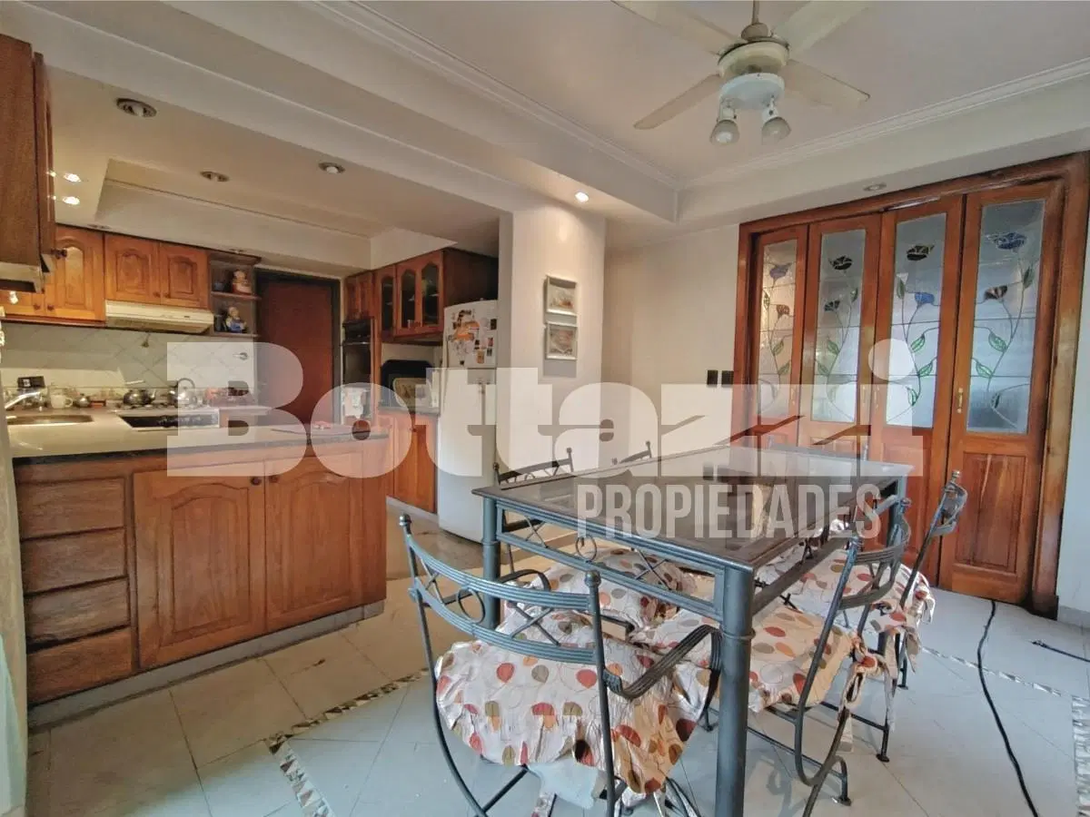 Hermoso chalet 4 ambientes con parque y quincho 3