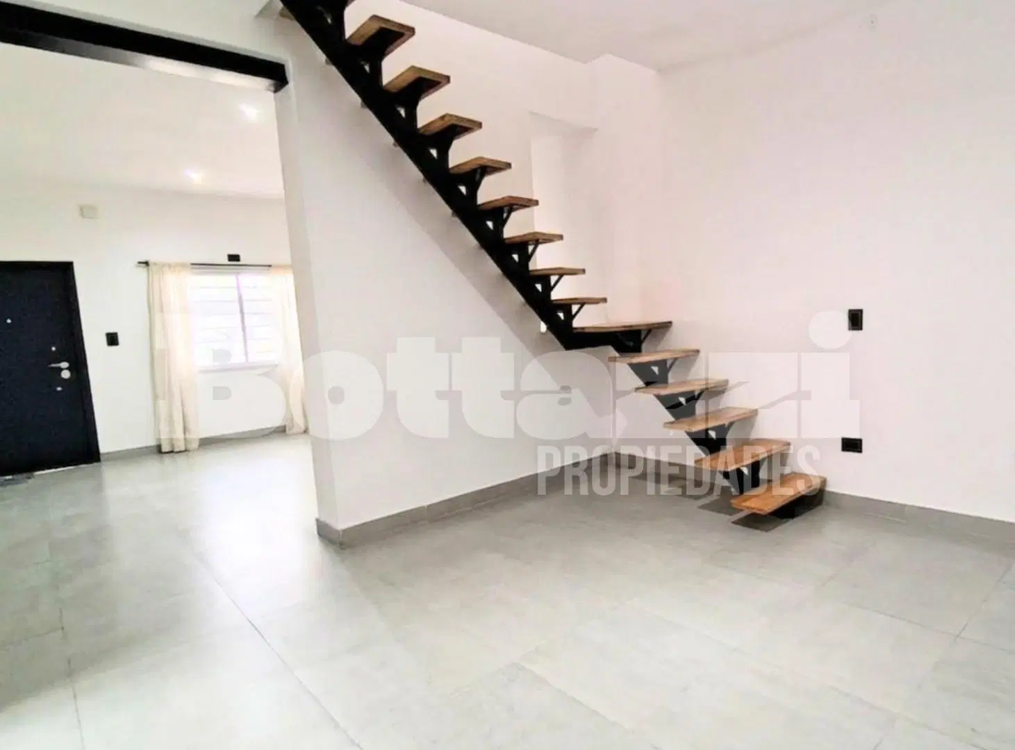 HERMOSO Y AMPLIO PH FRENTE ESTILO INDUSTRIAL CON TERRAZA PROPIA! 2