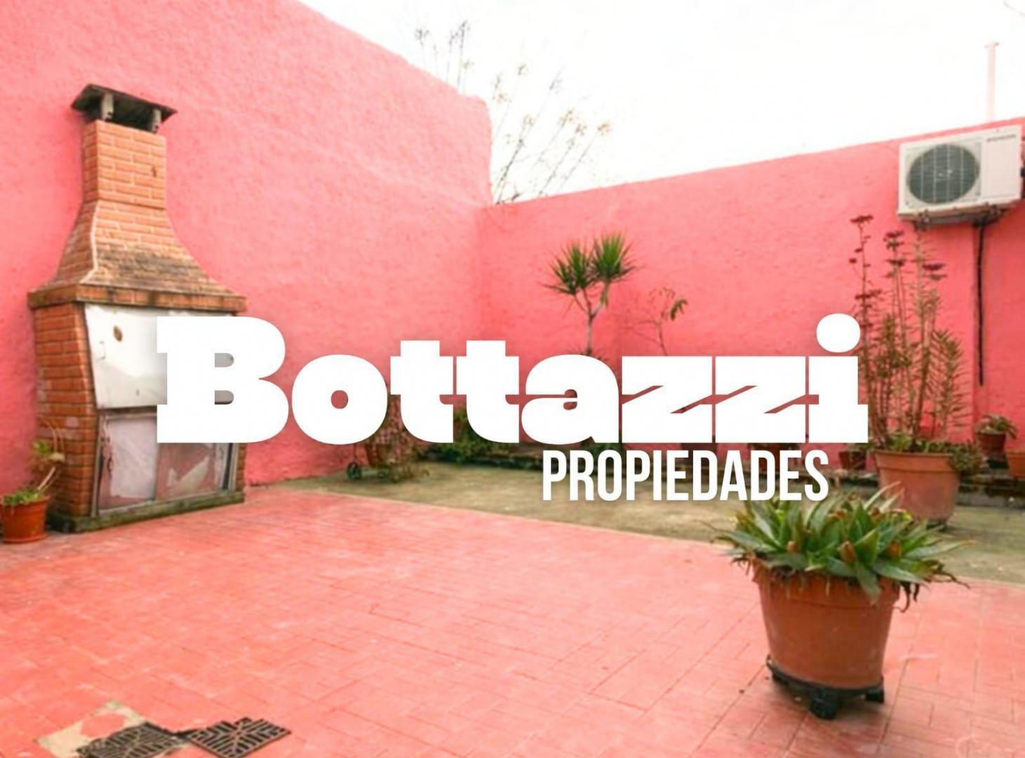 PH Interno con ärea verde en Banfield Este