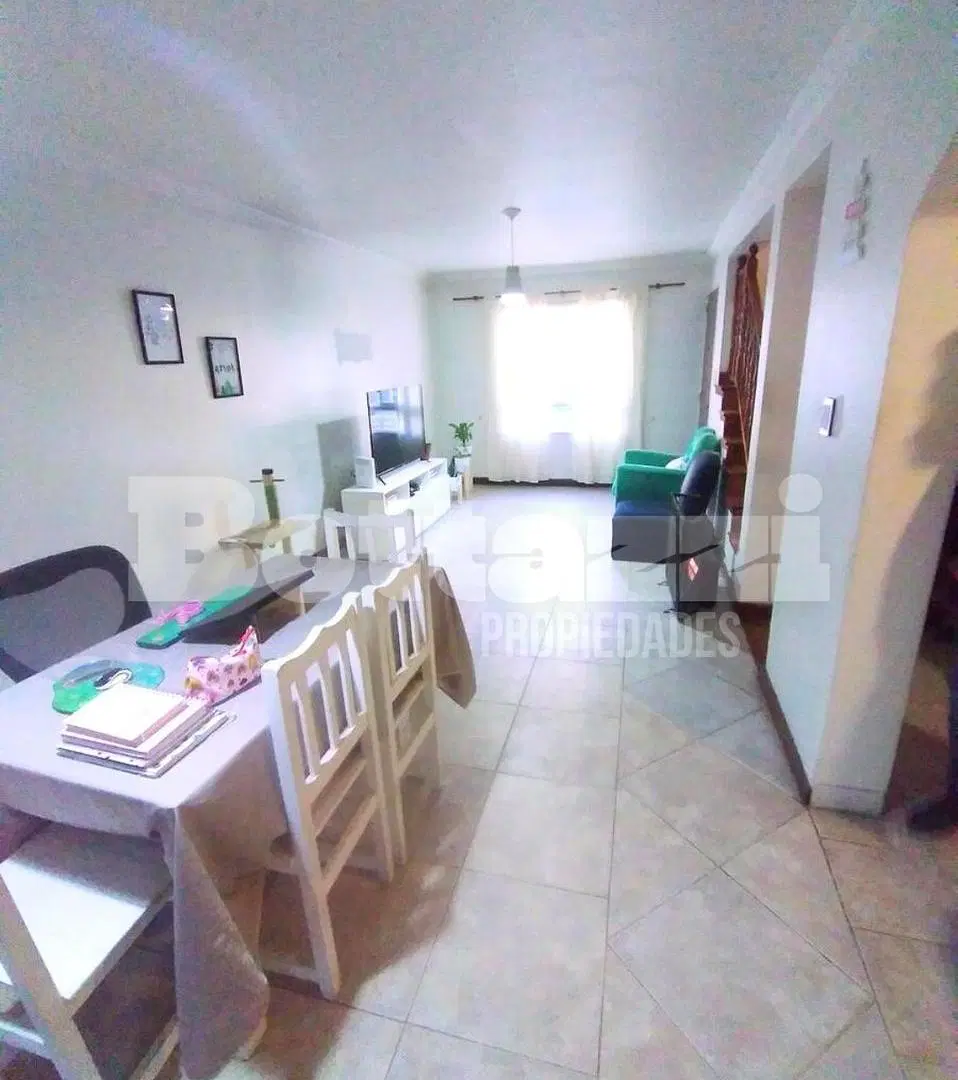 Excelente Dúplex de 4 ambientes con patio y piscina 2