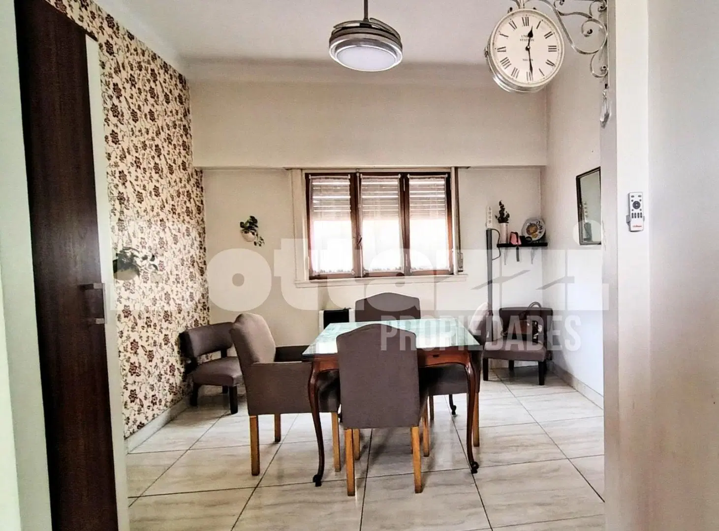 Amplio PH 4 ambientes en la mejor zona residencial de Banfield 8