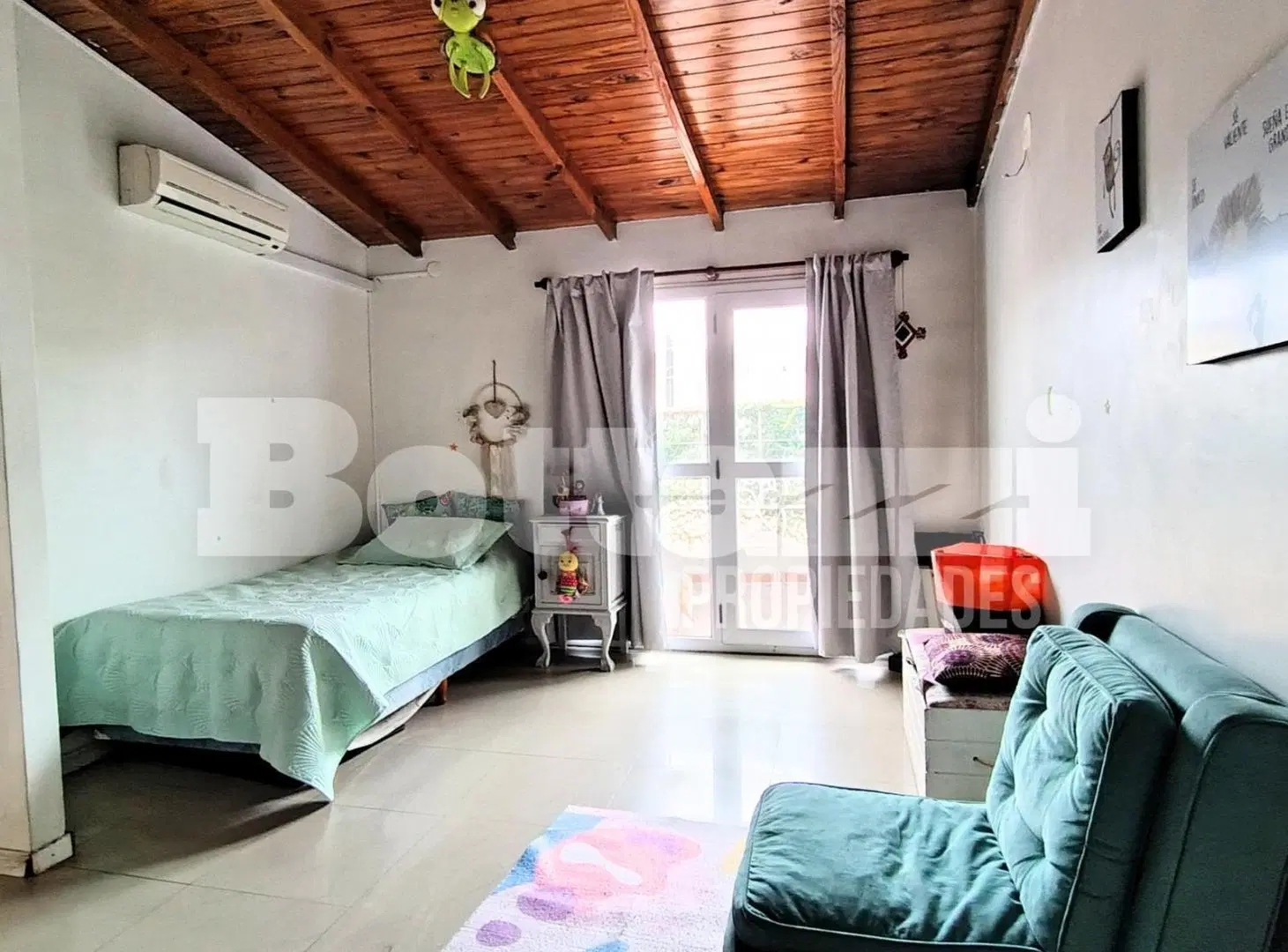Amplio PH 4 ambientes en la mejor zona residencial de Banfield 2