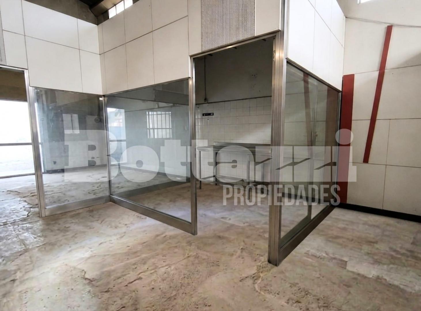Foto de Depósito en pleno centro de Banfield VARIOS DESTINOS, imagen 4