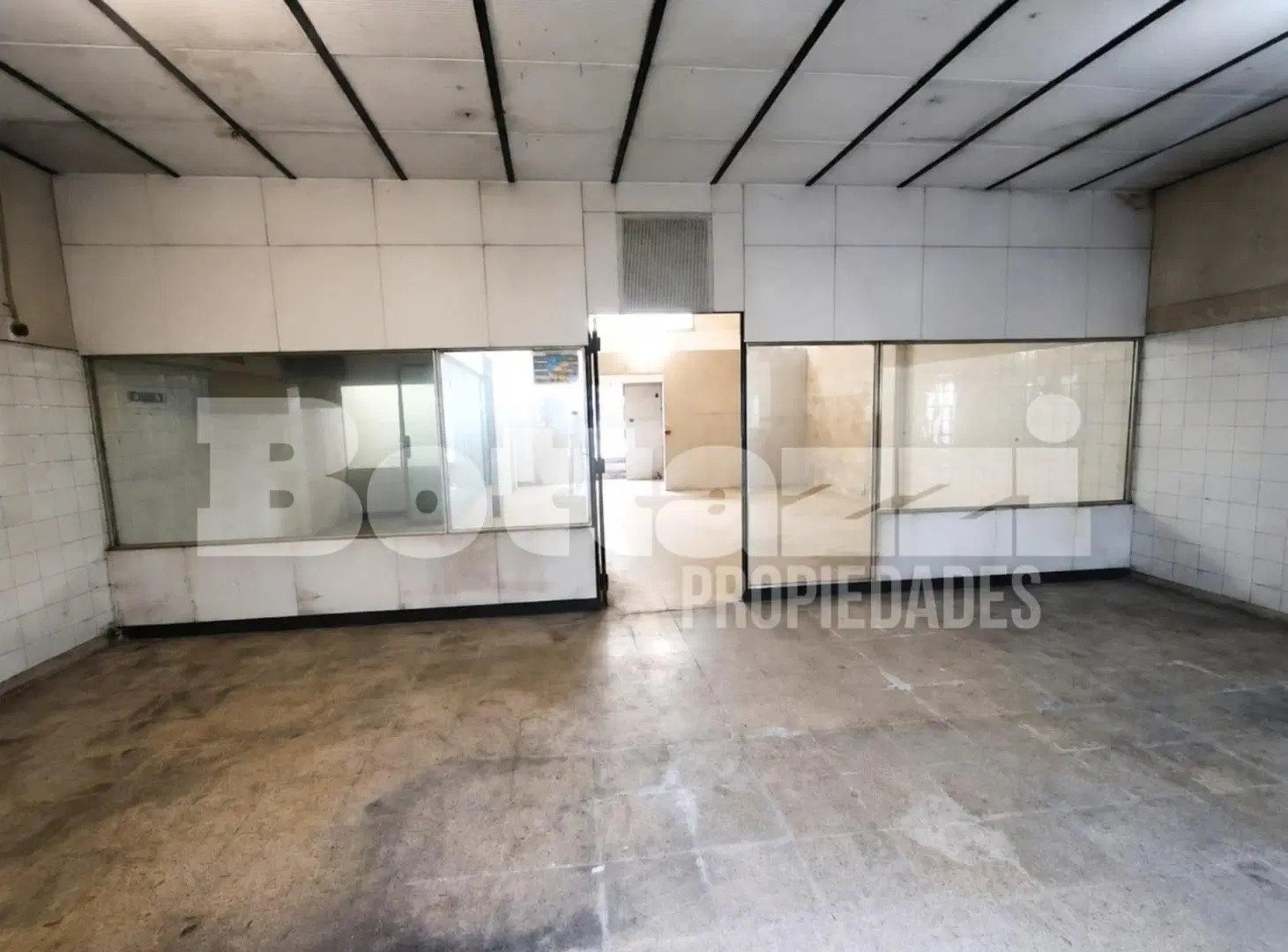Depósito en pleno centro de Banfield VARIOS DESTINOS 3