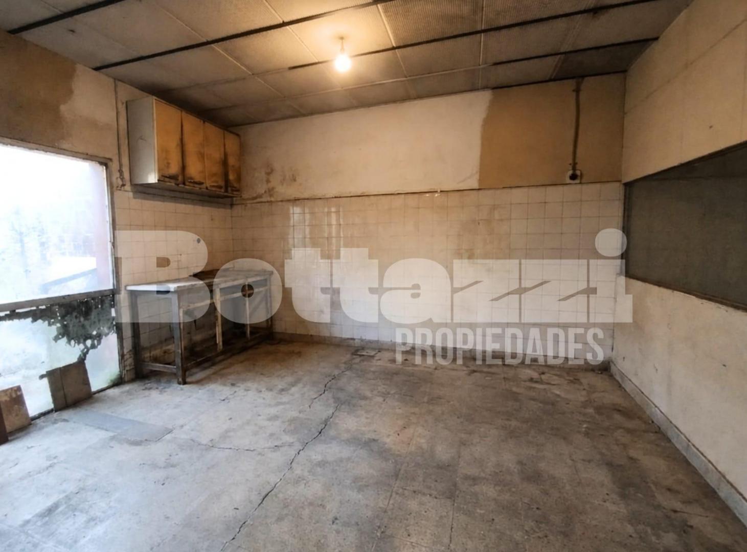 Foto de Depósito en pleno centro de Banfield VARIOS DESTINOS, imagen 5