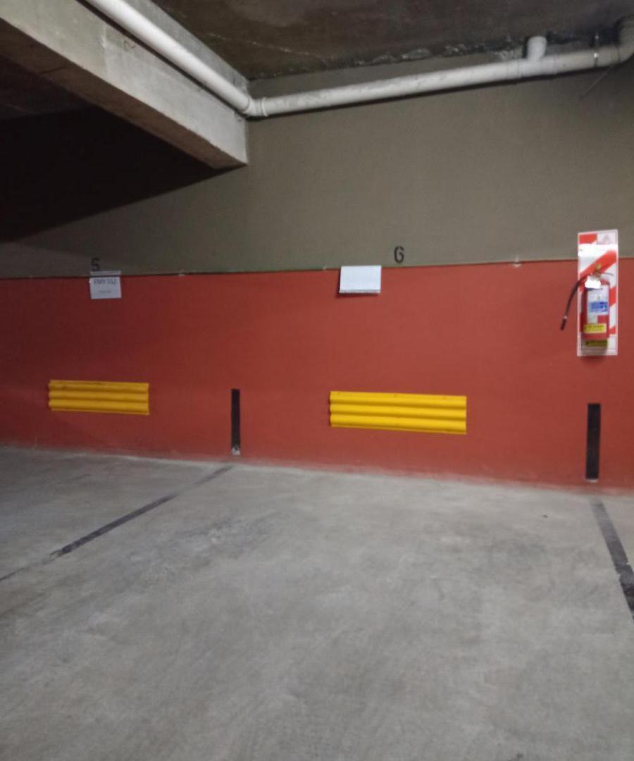 Foto de Cochera cubierta Fonrrouge y Arenales - Lomas de Zamora Este, imagen 1