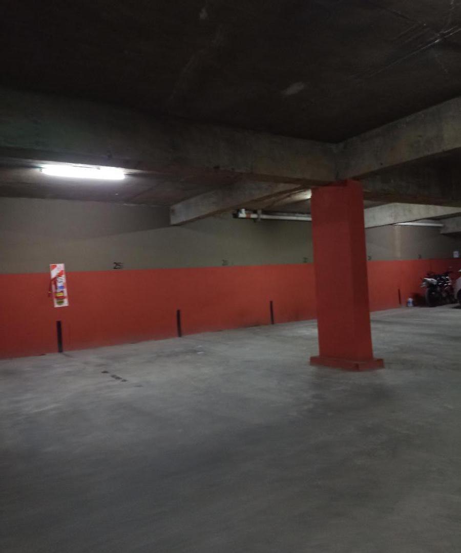 Foto de Cochera cubierta Fonrrouge y Arenales - Lomas de Zamora Este, imagen 2