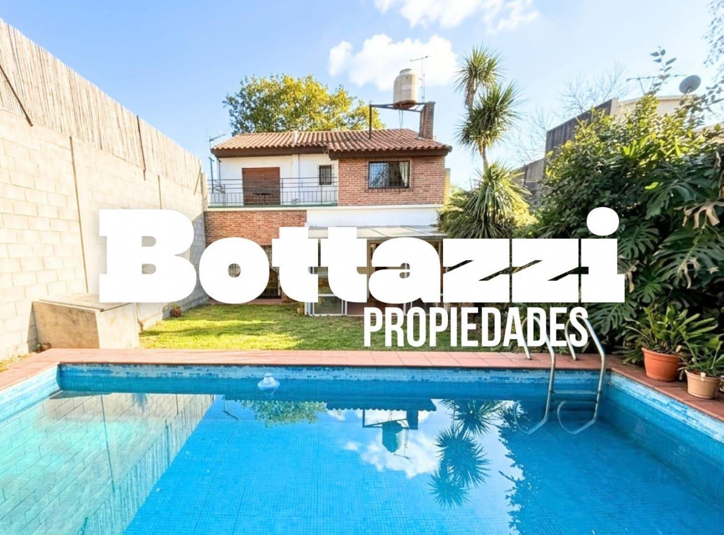 Foto de EXCELENTE CASA 4 AMBIENTES CON PARQUE Y PISCINA- Excelente ubicación, imagen 3