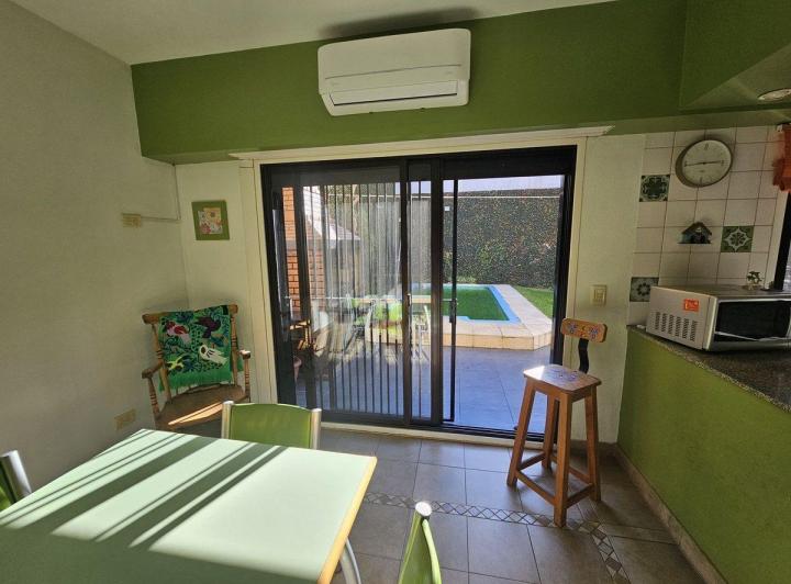 VENTA CASA 6 AMBIENTES PARQUE PILETA CON COCHERA 5