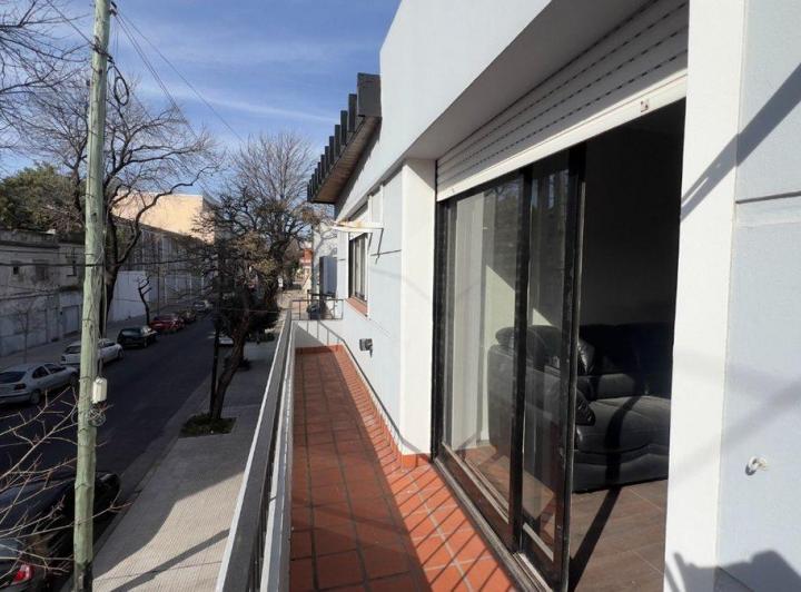 CASA MULTIFAMILIAR 6 AMBIENTES COCHERA TERRAZA 3