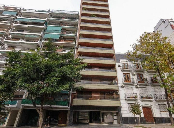 PISO 6 AMBIENTES CON DEPENDENCIA RECOLETA BALCON 2
