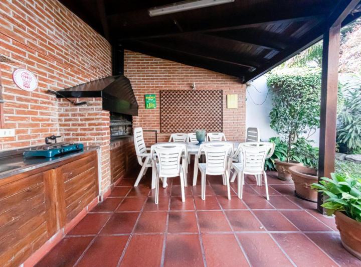 CASA 5 AMBIENTES PARQUE COCHERA QUINCHO PARRILLA 2