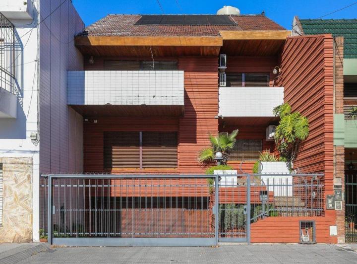 5 AMBIENTES LOTE PROPIO PILETA JARDÍN COCHERA 3