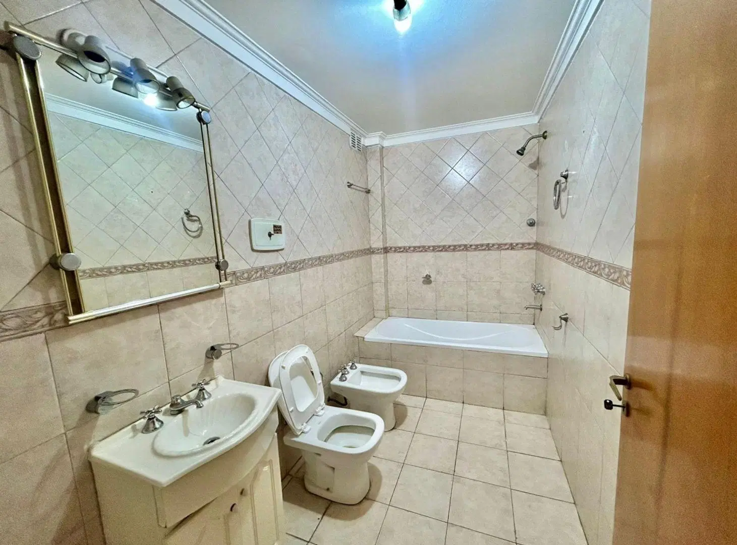 VENTA PH 2 AMBIENTES LINIERS PATIO 3