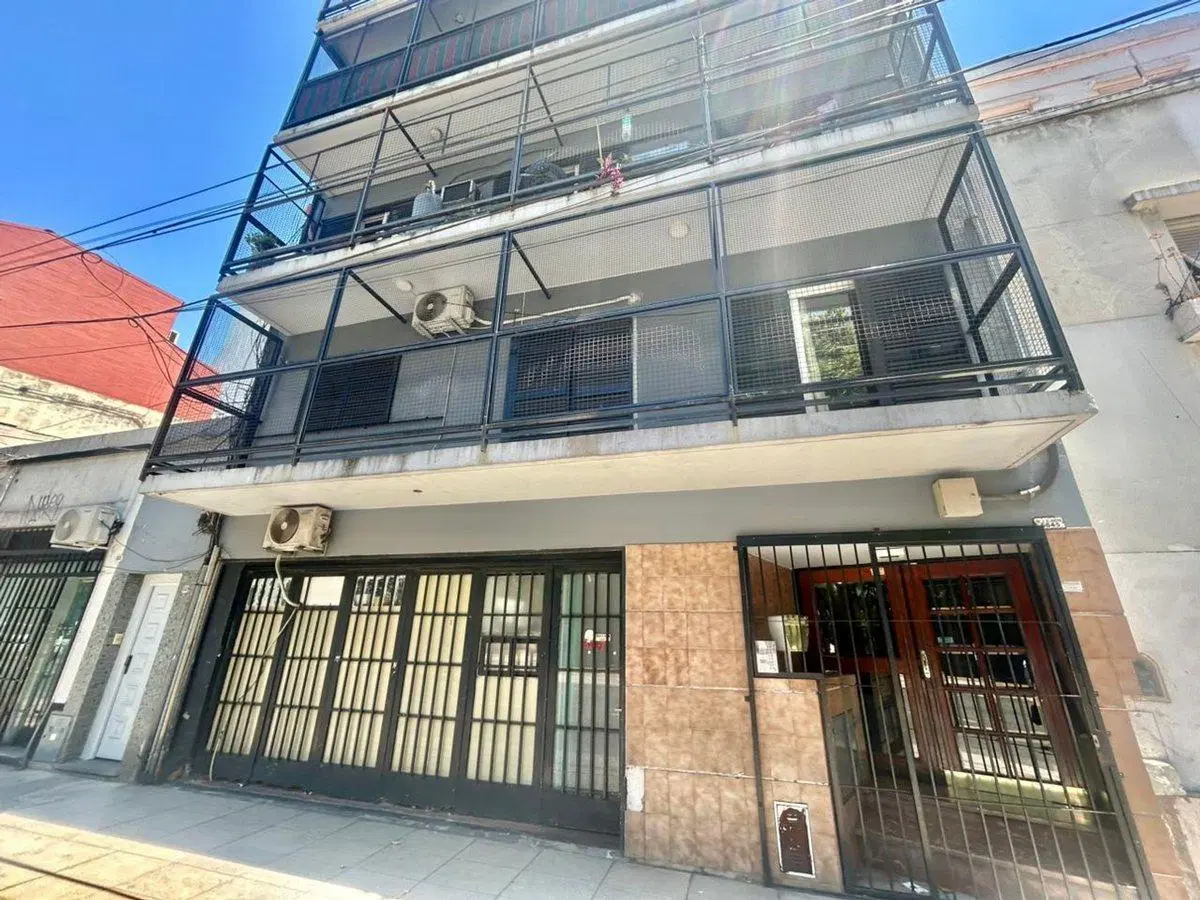 DEPARTAMENTO 2 AMBIENTES PATIO A REFACCIONAR 4