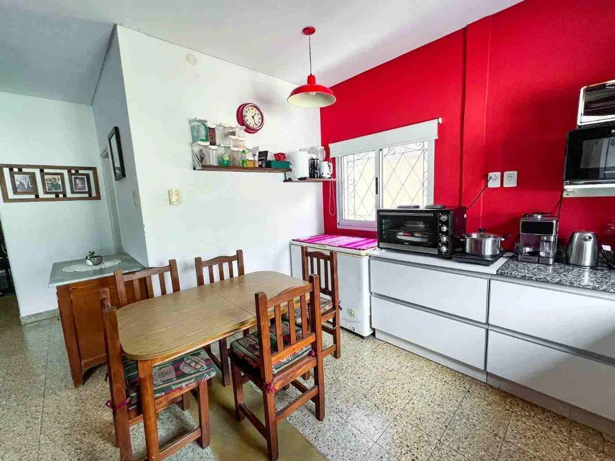 CASA 4 AMBIENTES PATIO PARRILLA TERRAZA BURZACO 2
