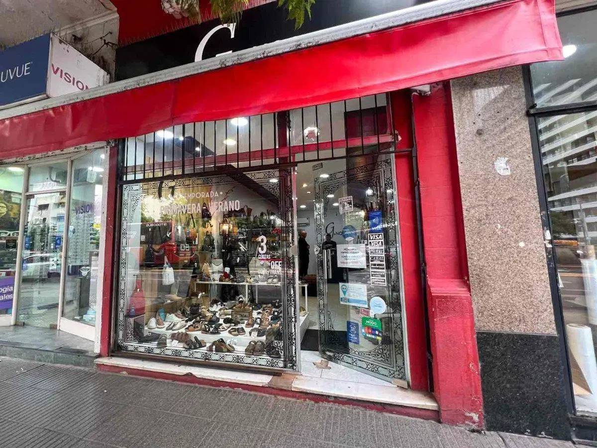 VENTA DE LOCAL EN NUÑEZ MAS DEPARTAMENTO 2