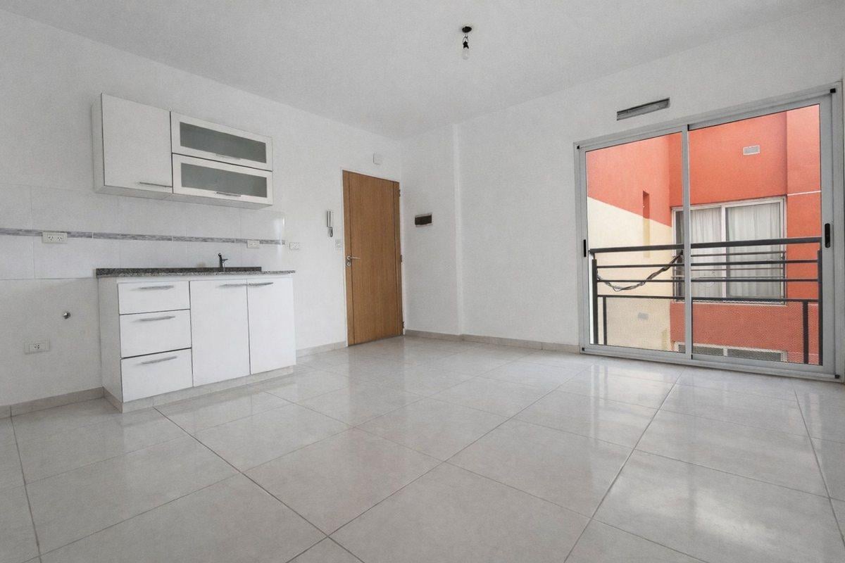 DEPARTAMENTO 2 AMBIENTES COCHERA