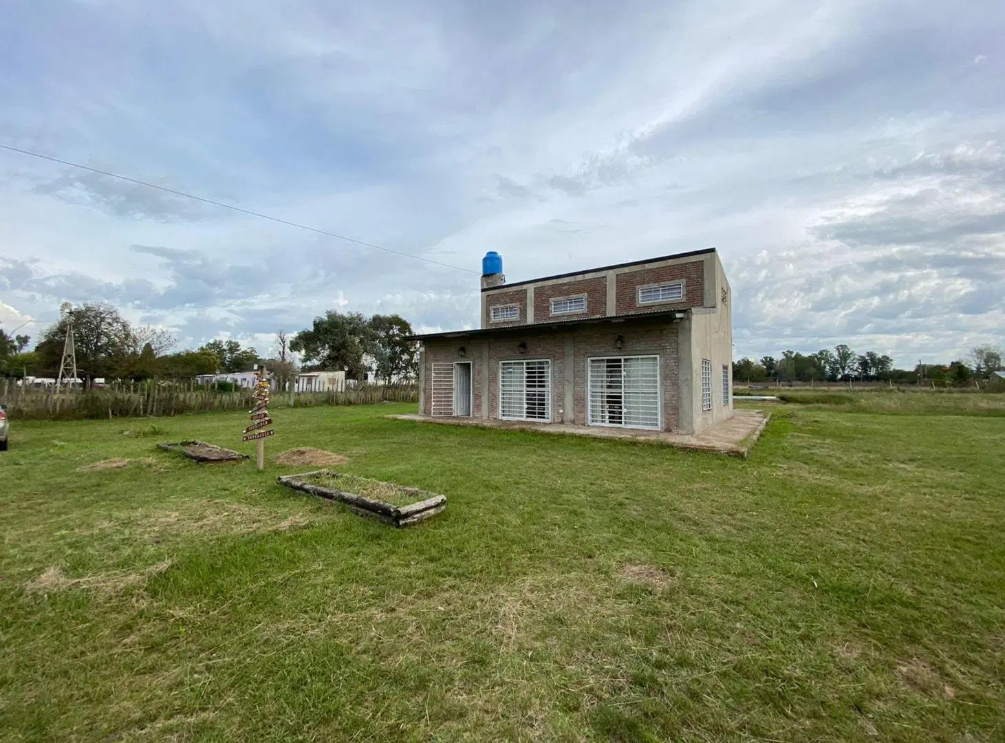 CASA QUINTA 4700 METROS VIRREY DEL PINO PILETA 5
