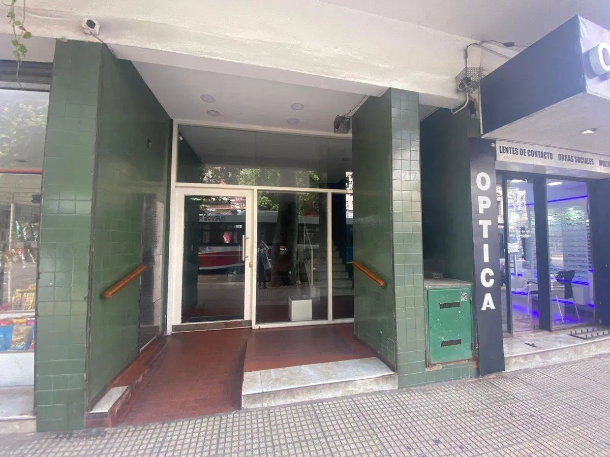 2 AMBIENTES BALCON AV RIVADAVIA 3