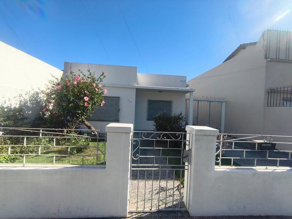 CASA 3 AMBIENTES JARDIN APTO CREDITO ALDO BONZI