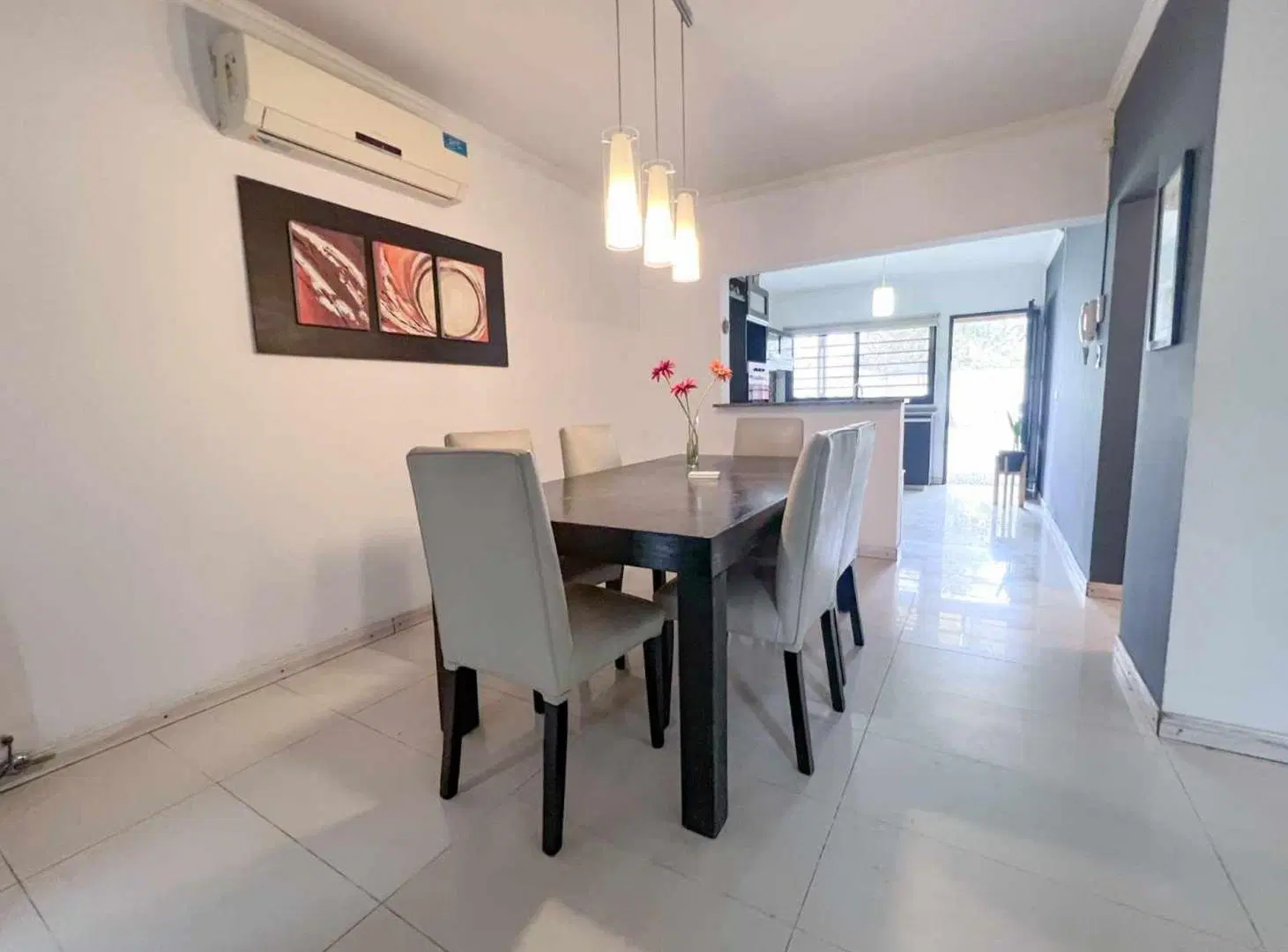 CASA 4 AMBIENTES CON JARDIN Y PILETA BURZACO 3
