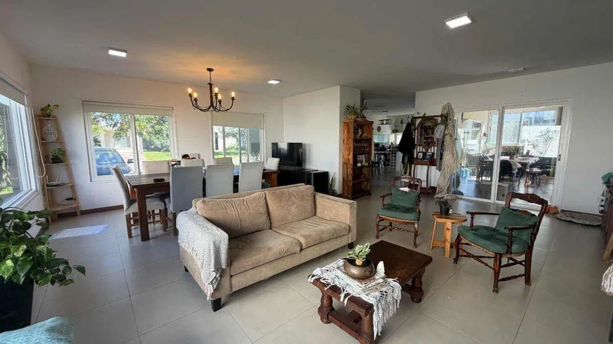 CASA 5 AMBIENTES HARAS SANTA MARIA PARQUE PILETA 4