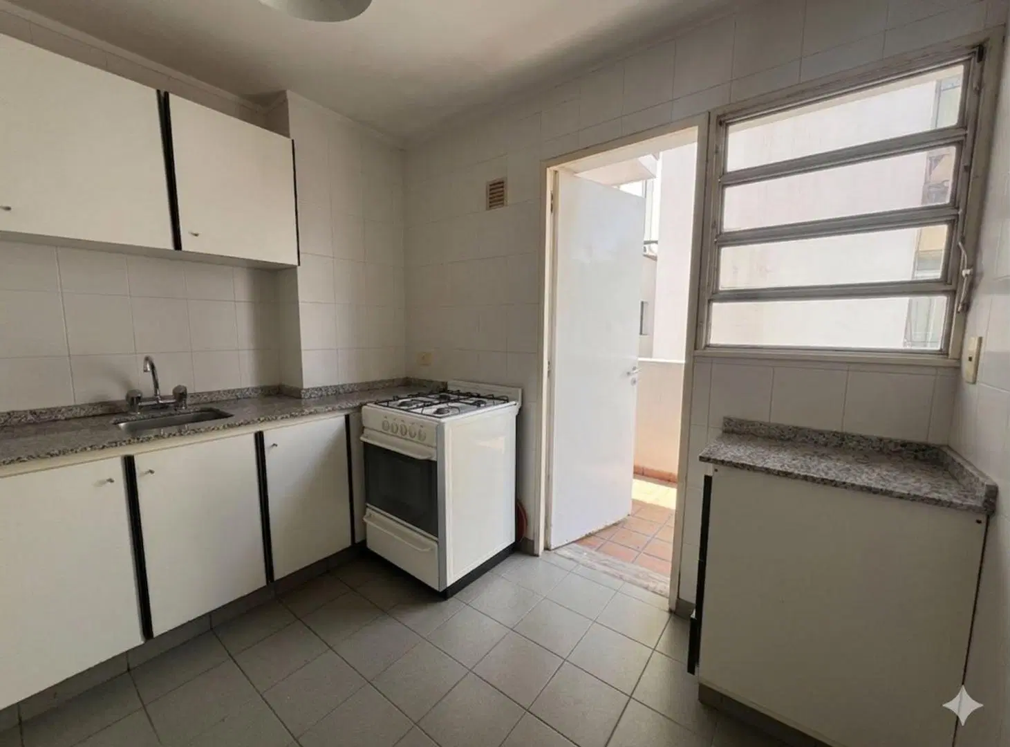 VENTA 3 AMBIENTES PATIO PARRILLA PERMUTA 4