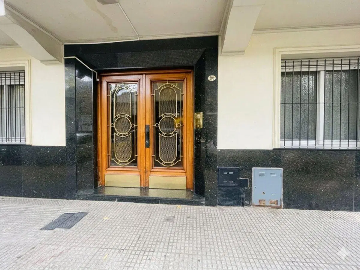 VENTA PH 2 AMBIENTES CON PATIO EN PB APTO CREDITO 8