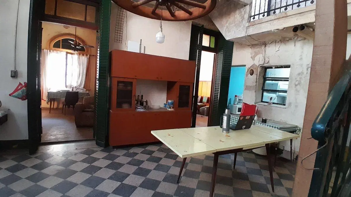 CASA  4 AMBIENTES COCHERA  TERRAZA PATIO 3