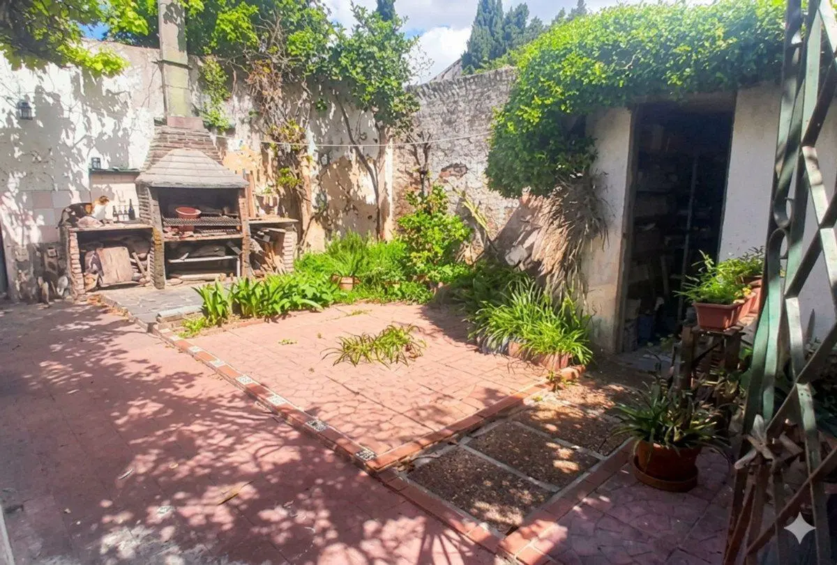 LOTE 255 METROS 4 AMBIENTES COCHERA PATIO  PARQUE 5