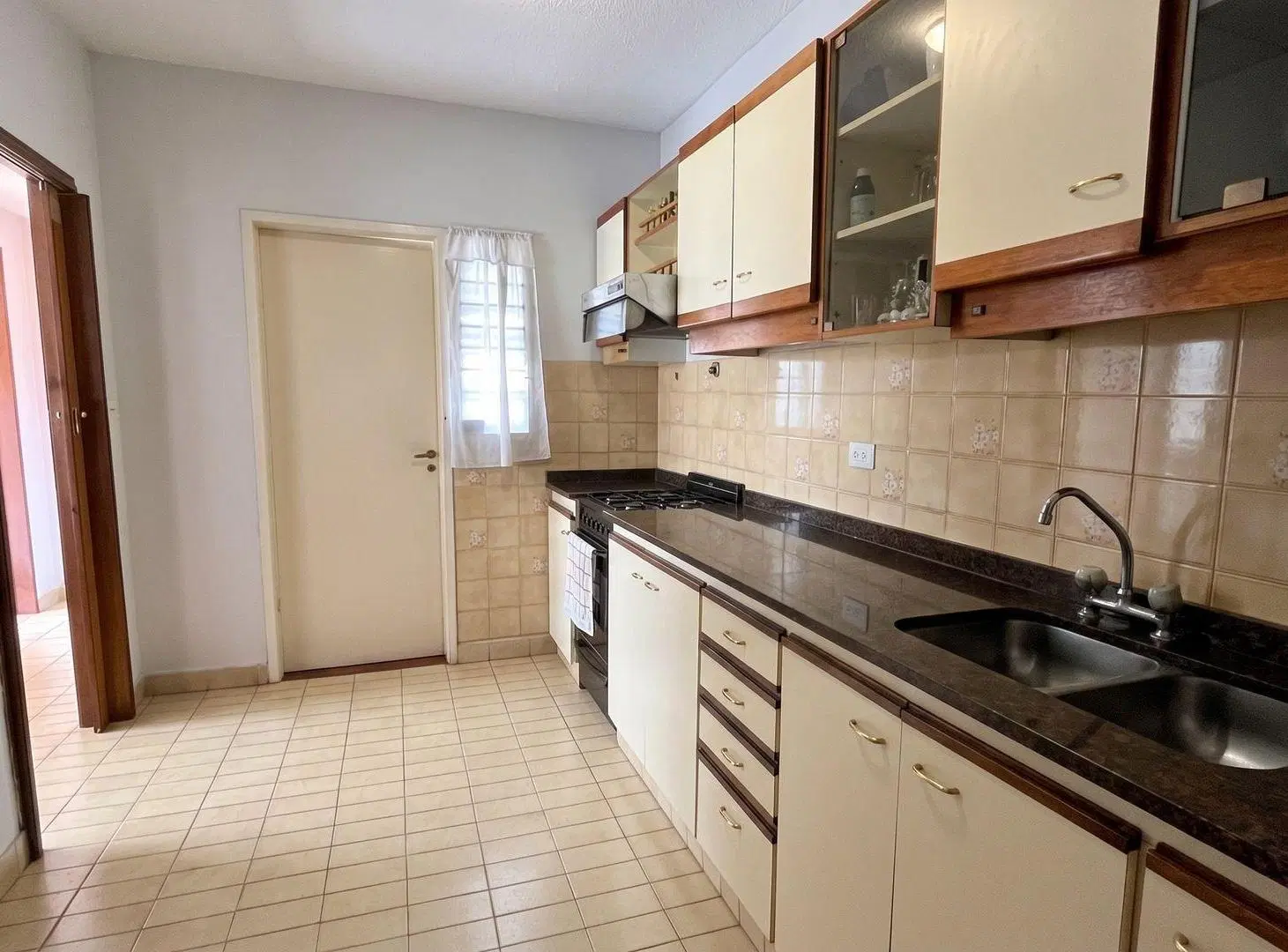 DEPARTAMENTO VENTA MORON 3 AMBIENTES DOBLE BALCON 4