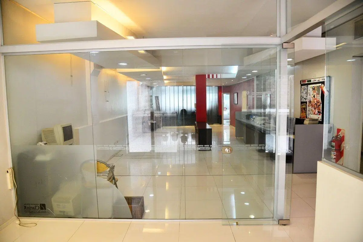 ALQUILER COMERCIAL 240 METROS TOTALES 2