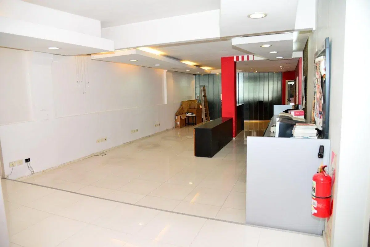 ALQUILER COMERCIAL 240 METROS TOTALES 3