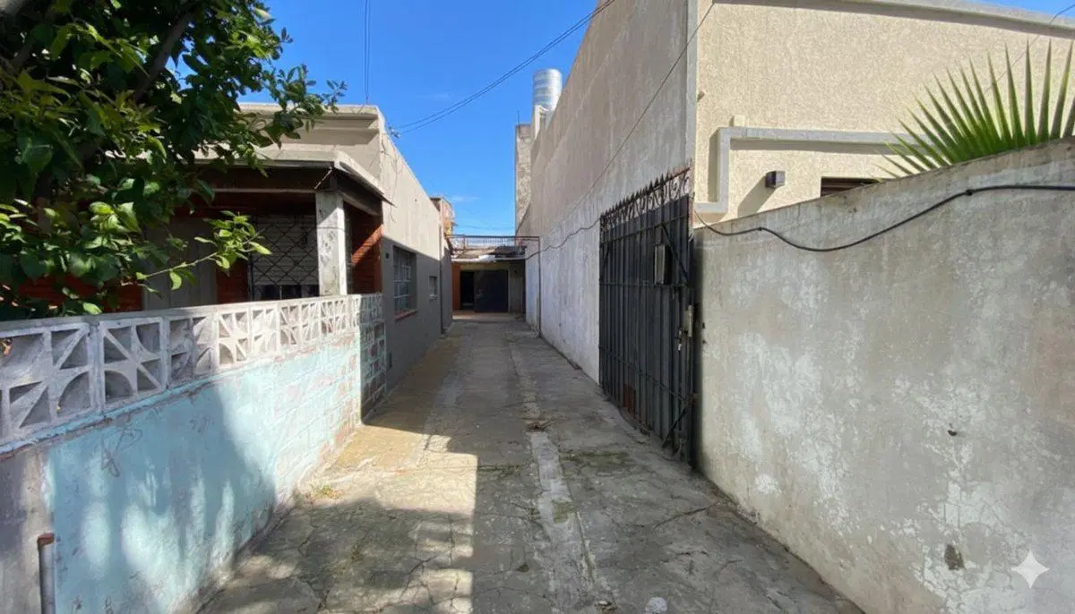 CASA CON 3 VIVIENDAS EN LOTE PROPIO MORÓN 3