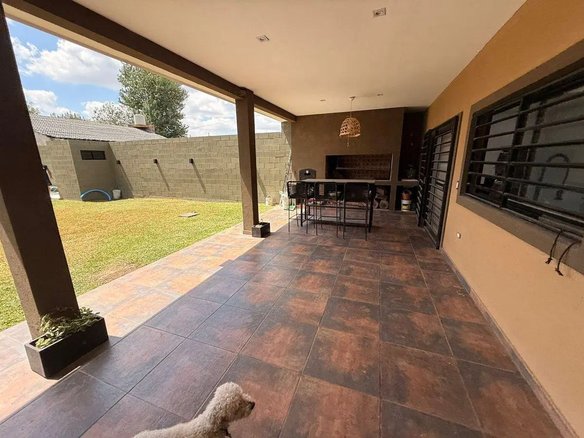 CASA 5 AMBIENTES PILETA COCHERA GENERAL RODRÍGUEZ 2