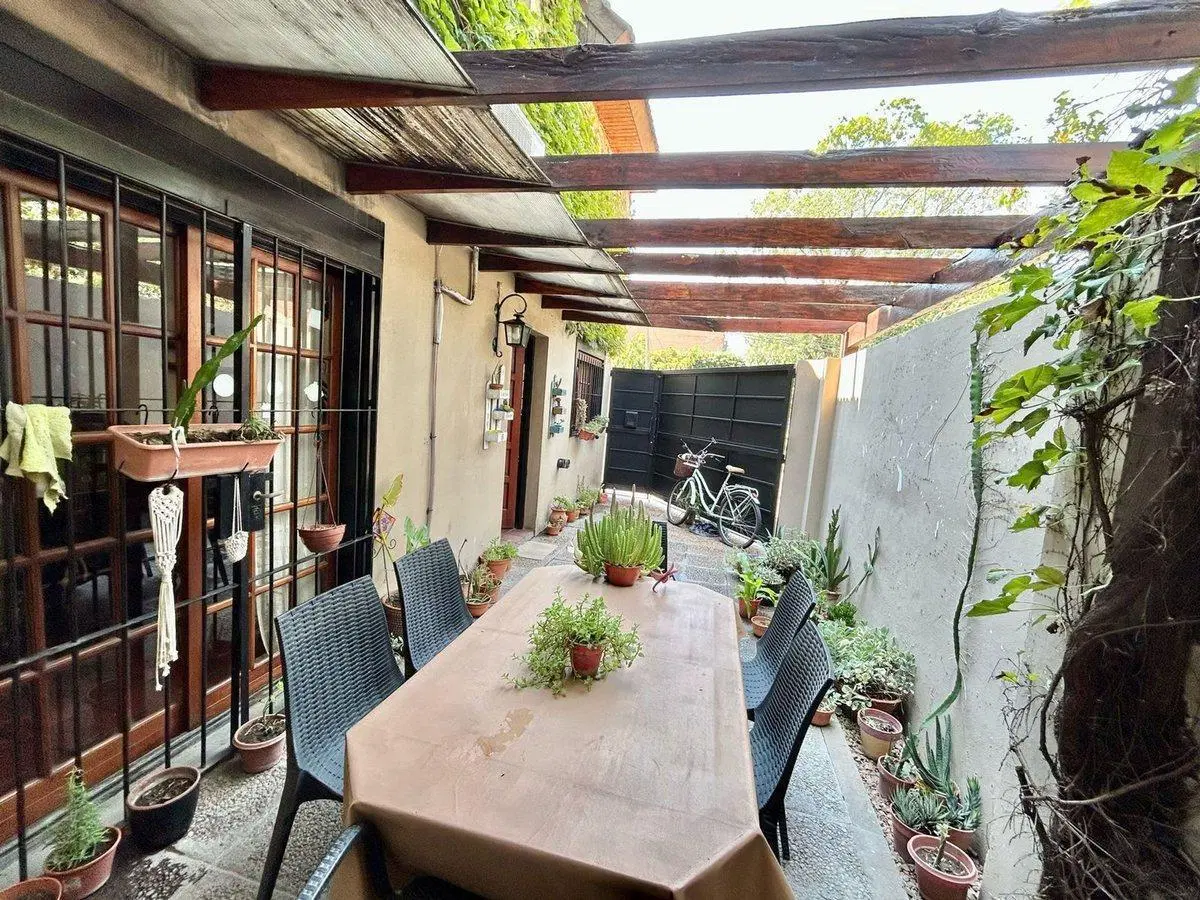 CASA 4 AMBIENTES PATIO COCHERA 2