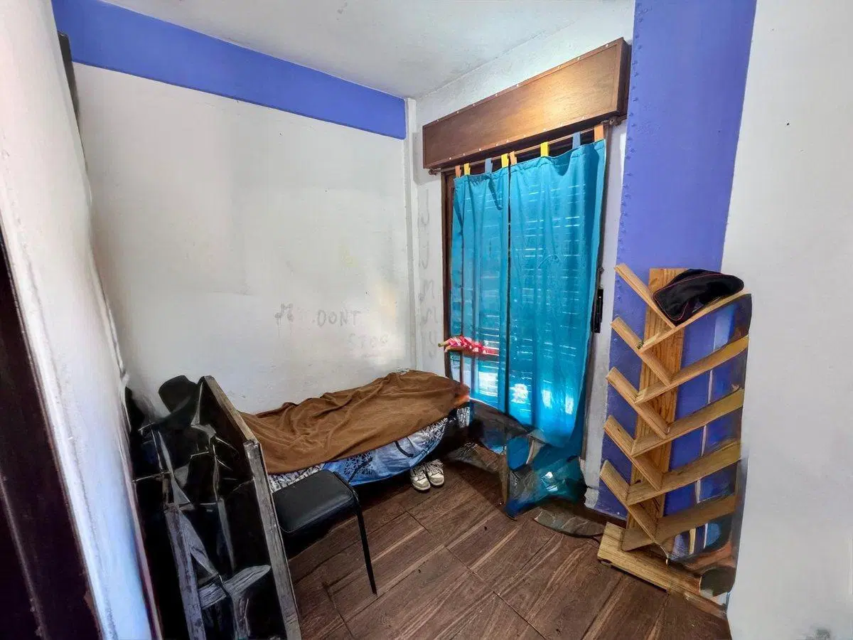 CASA 8 AMBIENTES RENTA ISIDRO CASANOVA 3