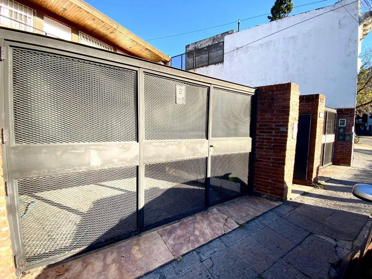 PH 2 AMBIENTES CON PATIO Y COCHERA SIN EXPENSAS 3