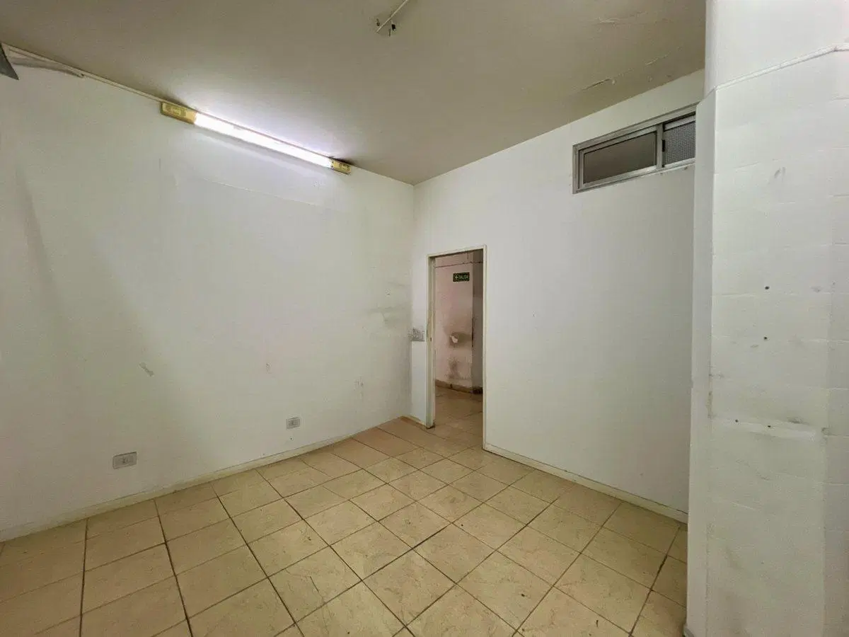 LOCAL VENTA CON SOTANO BALVANERA 4