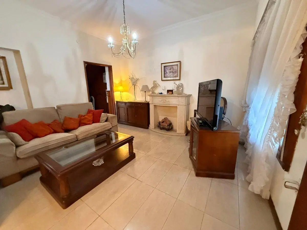 CASA 5 AMBIENTES COCHERA JARDIN  PALOMAR 5