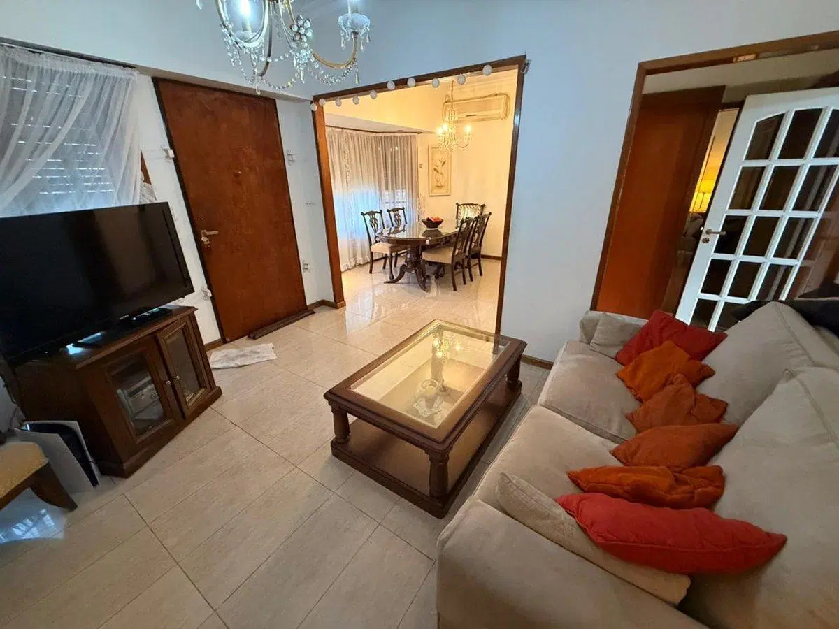 CASA 5 AMBIENTES COCHERA JARDIN  PALOMAR 4