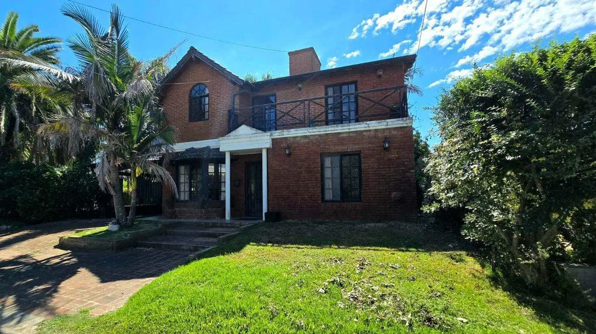 VENTA DE CASA 4 AMBIENTES EN LOMA VERDE ESCOBAR 2