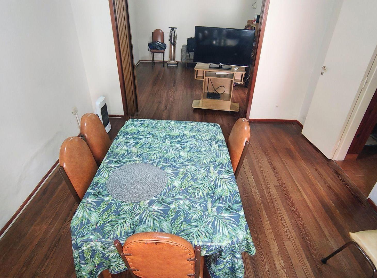 CASA DE 3 AMBIENTES CON DEPENDENCIA EN LINIERS.