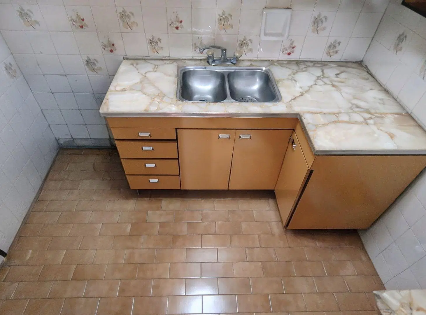 CASA DE 3 AMBIENTES CON DEPENDENCIA EN LINIERS. 8