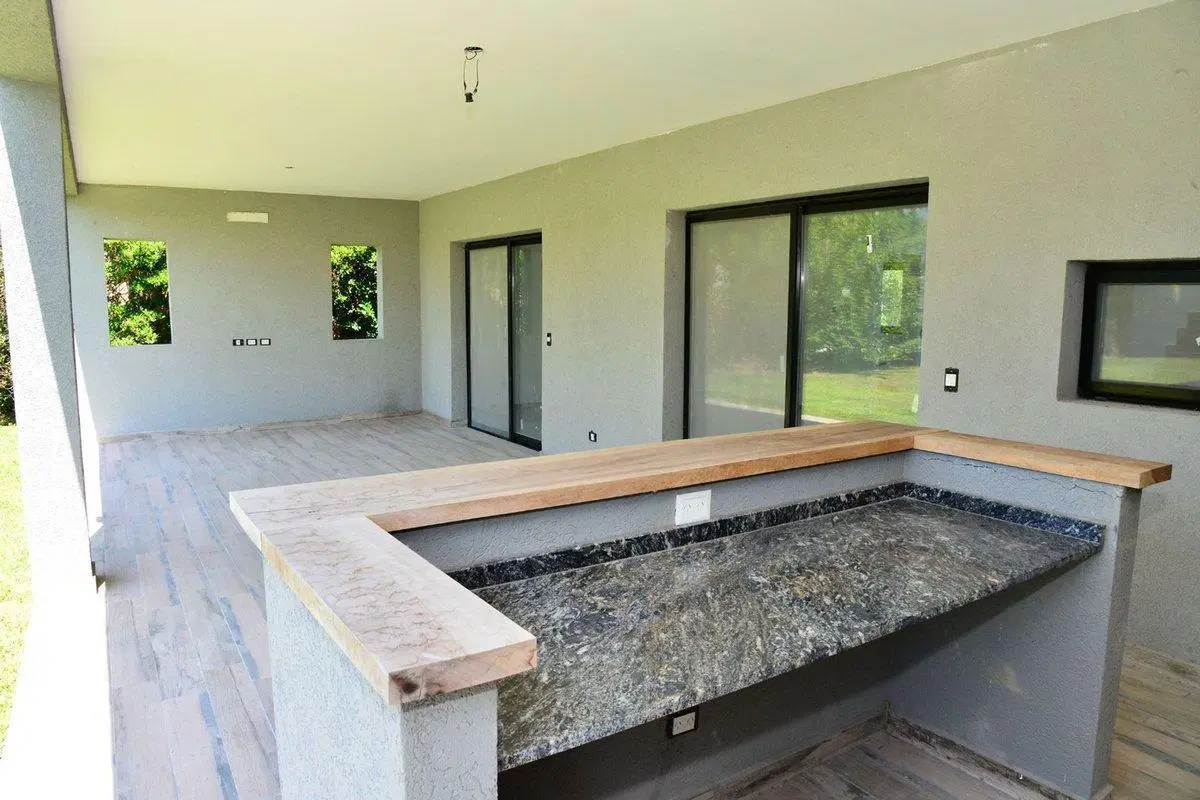 CASA 5 AMBIENTES A ESTRENAR PARQUE PILETA 5